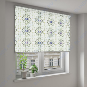 Рулонные шторы Louvolite Флора блэкаут белый - фото на окне
