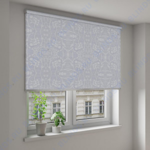 Рулонные шторы Louvolite Грейс блэкаут серый - фото на окне
