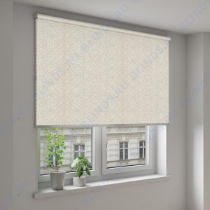 Рулонные шторы Louvolite Сфера блэкаут бежевый - фото на окне