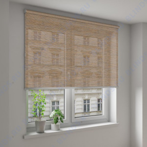 Рулонные шторы Louvolite Сатара темно-бежевый - фото на окне