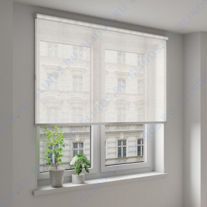 Рулонные шторы Louvolite Вальс магнолия - фото на окне