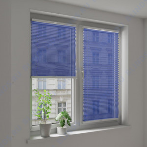 Штора плиссе тканевая Опера синий - фото на окне