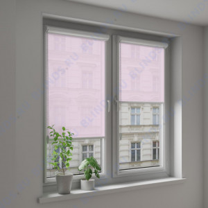 Рулонные тканевые жалюзи Уни-2 Альфа розовый - фото на окне