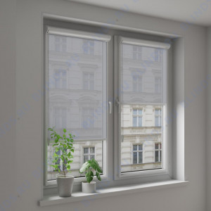 Рулонные тканевые жалюзи Уни-2 Омега блэкаут серый - фото на окне