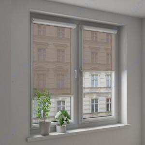 Рулонные тканевые жалюзи Уни-2 Перл светло-коричневый - фото на окне