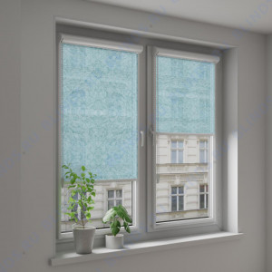 Рулонные тканевые жалюзи Уни-2 Шёлк бирюзовый - фото на окне