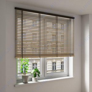 Горизонтальные деревянные жалюзи Coulisse 50 мм WPS9SG-F Smoke Grey - фото на окне