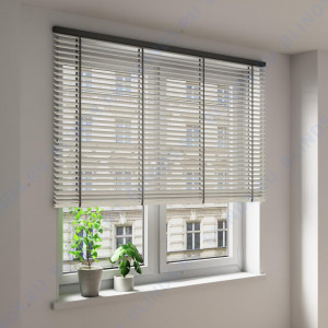 Горизонтальные деревянные жалюзи Coulisse 50 мм классические серебристые - фото на окне