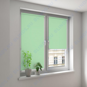 Минирулонные тканевые жалюзи Альфа блэкаут зеленый - фото на окне