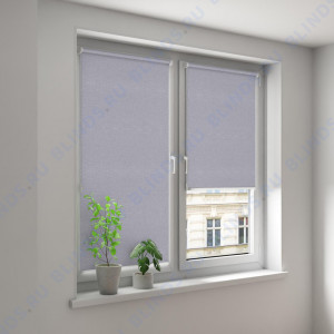 Минирулонные тканевые жалюзи Жемчуг блэкаут серый - фото на окне