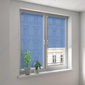 Минирулонные тканевые жалюзи Ажур синий - фото на окне