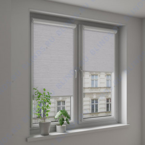 Рулонные тканевые жалюзи Уни-2 Юта блэкаут светло-серый - фото на окне