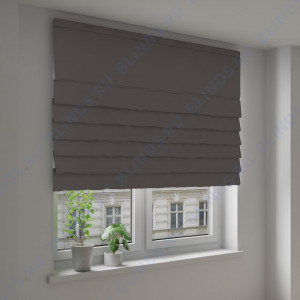 Римские шторы Блэкаут однотонный тёмно-коричневый - фото на окне